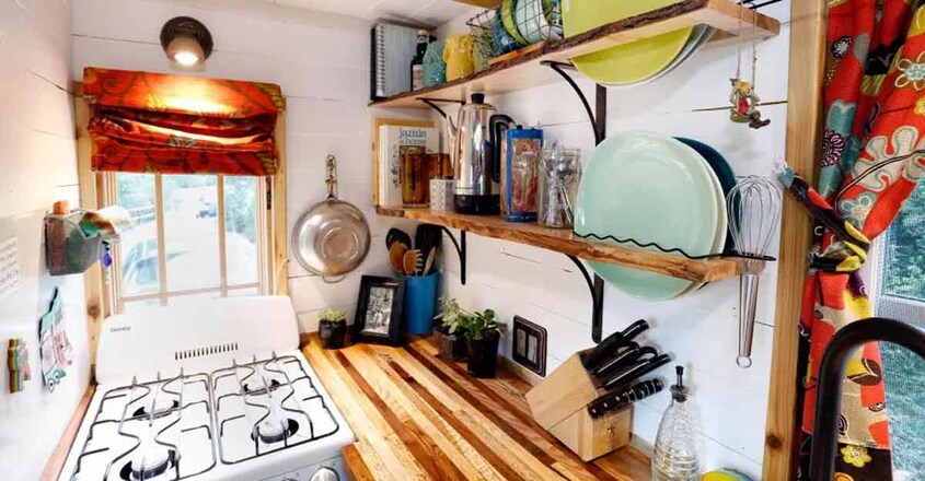 house-on-wheels-kitchen house-on-wheels-kitchen