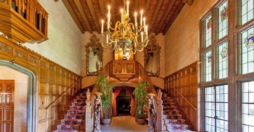hugh-hufner-house hugh-hufner-house