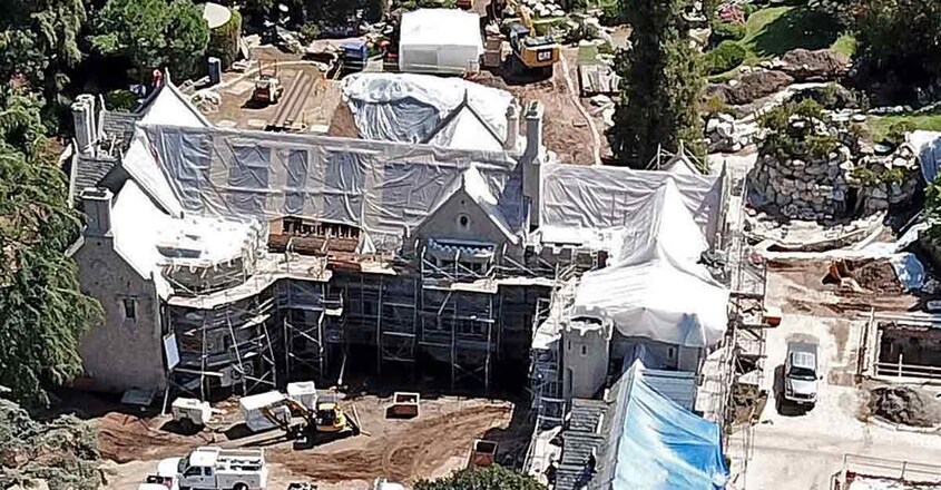 playboy-mansion playboy-mansion