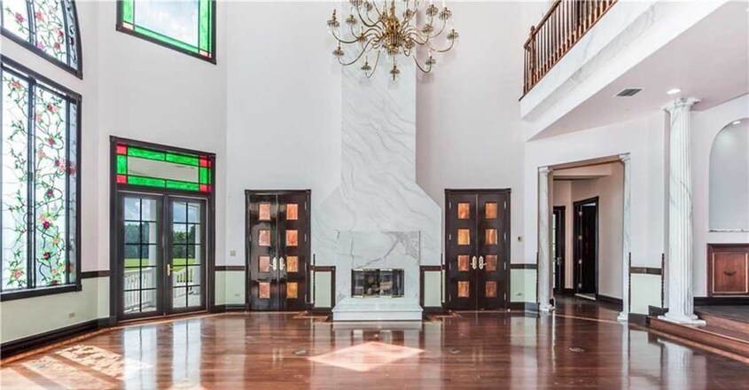 fake-marriage-mansion-hall fake-marriage-mansion-hall