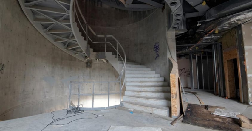 canada-mansion-stair canada-mansion-stair