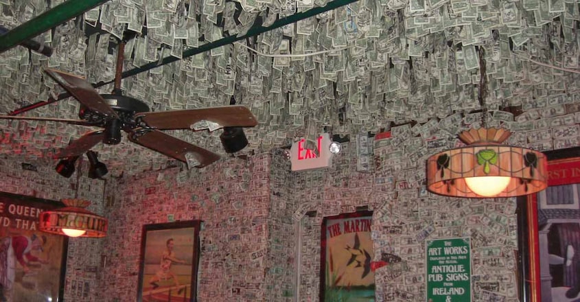 irish-pub-wall irish-pub-wall