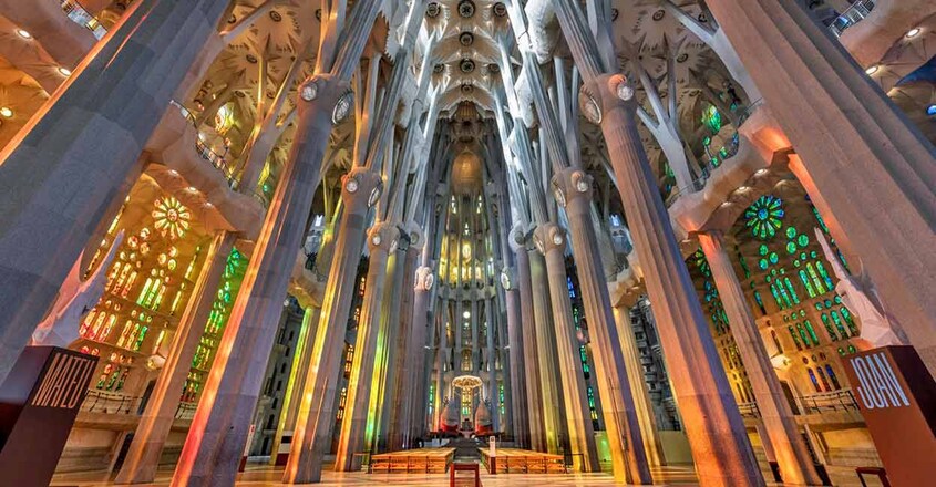 sagrda-familia-inside sagrda-familia-inside