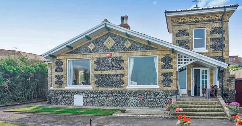 old-bungalow-front old-bungalow-front