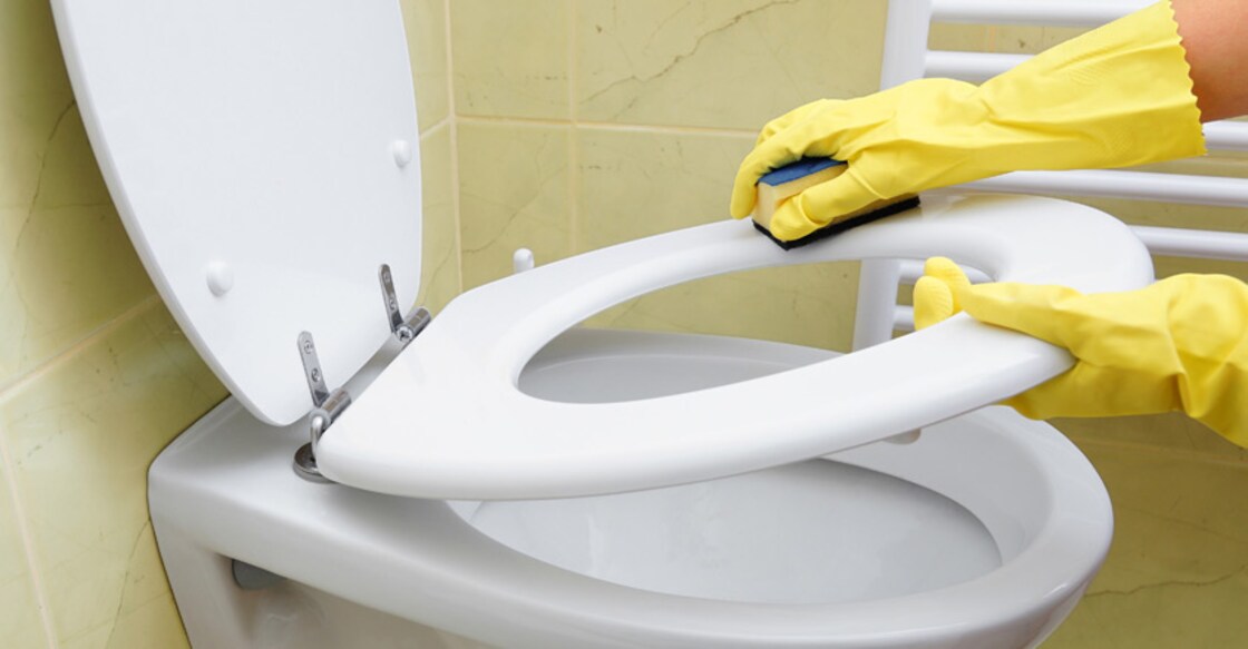 toilet-cleaning