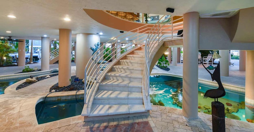 coral-reef-house-water coral-reef-house-water