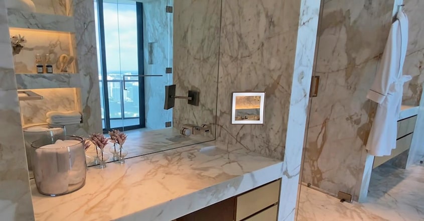 million-dollar-bathroom-mirror million-dollar-bathroom-mirror