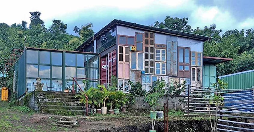 shipping-container-house-view shipping-container-house-view