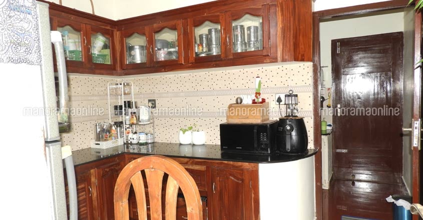 tini-house-kitchen tini-house-kitchen