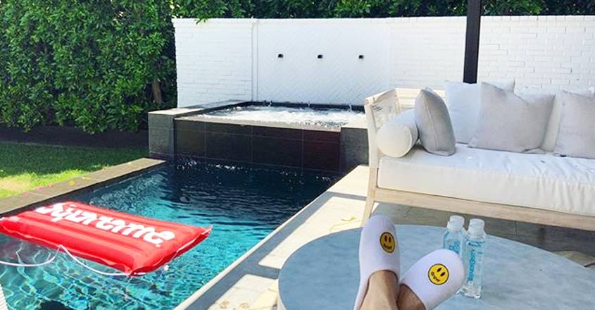justin-bieber-home-pool justin-bieber-home-pool