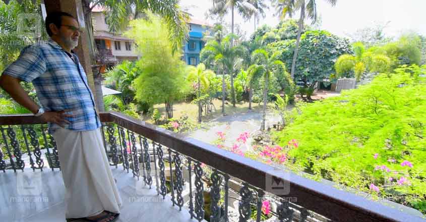 chittilappily-swapnaveedu-balcony chittilappily-swapnaveedu-balcony