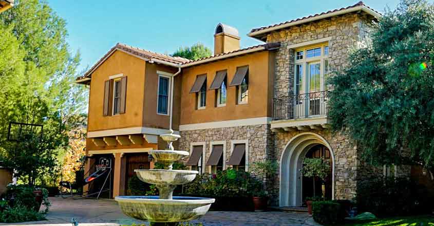selena-gomez-home selena-gomez-home