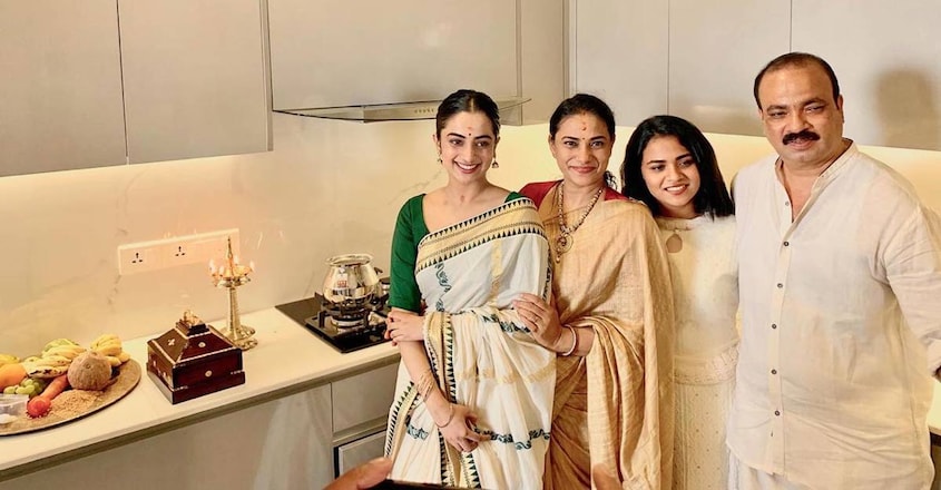 namitha-flat-kitchen namitha-flat-kitchen