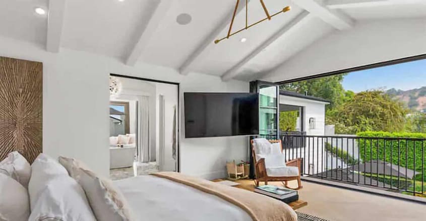 rihanna-house-bed rihanna-house-bed