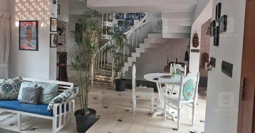gowri-lekshmi-house-hall gowri-lekshmi-house-hall