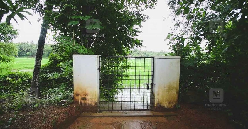 meesamadhavan-jagathy-home-back meesamadhavan-jagathy-home-back