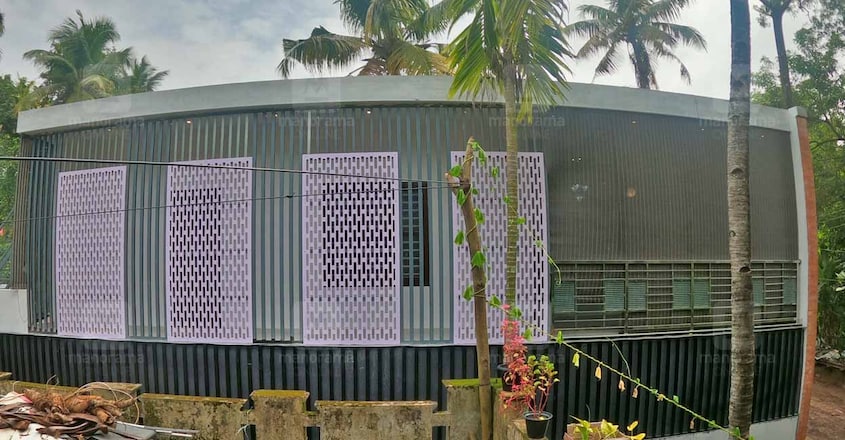 manjukuttan-house-exterior-side manjukuttan-house-exterior-side