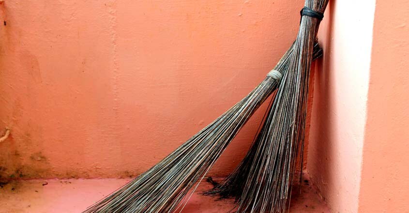 broom-vasthu broom-vasthu