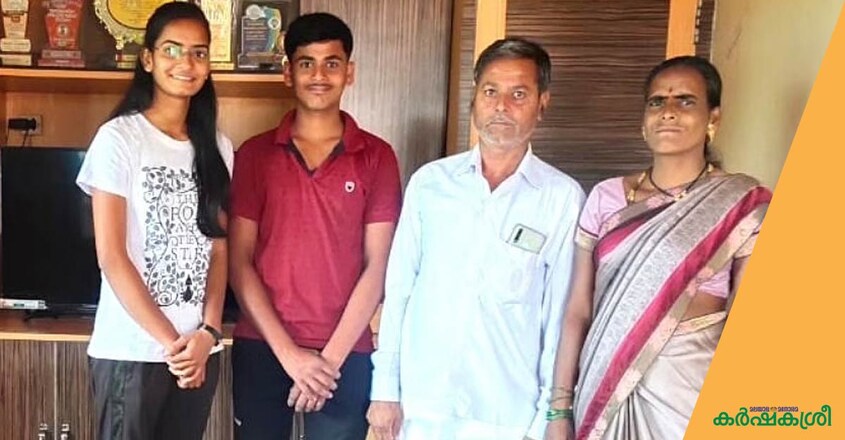 sharada-dairy-farmer-family sharada-dairy-farmer-family