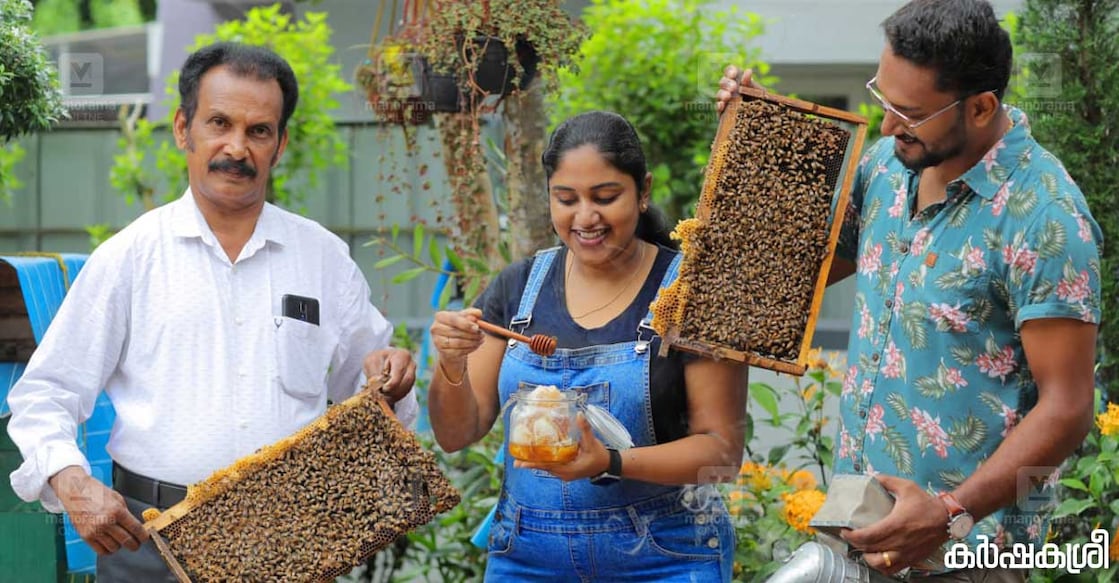 philips-honey-2 ഫിലിപ് കുടുംബാംഗങ്ങൾക്കൊപ്പം