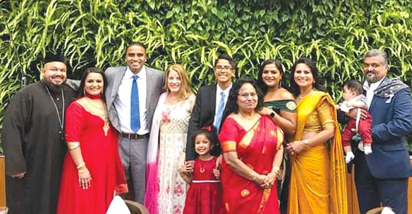 saroja-varghese-family-group-photo saroja-varghese-family-group-photo