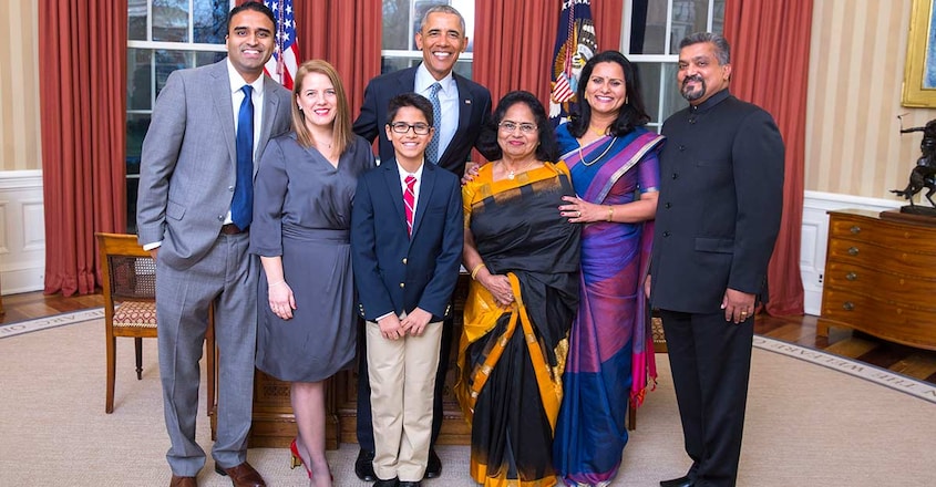 saroja-varghese-family-with-barack-obama-white-house saroja-varghese-family-with-barack-obama-white-house