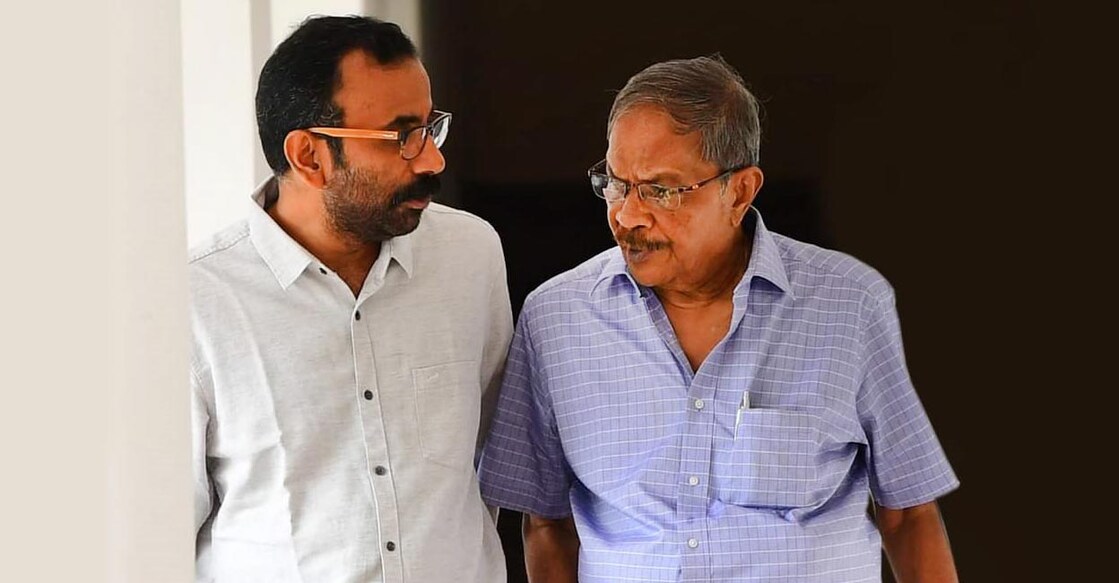 അനൂപ് രാമകൃഷ്ണനും എം.ടി.വാസുദേവൻ നായരും (ഫയൽ ചിത്രം)