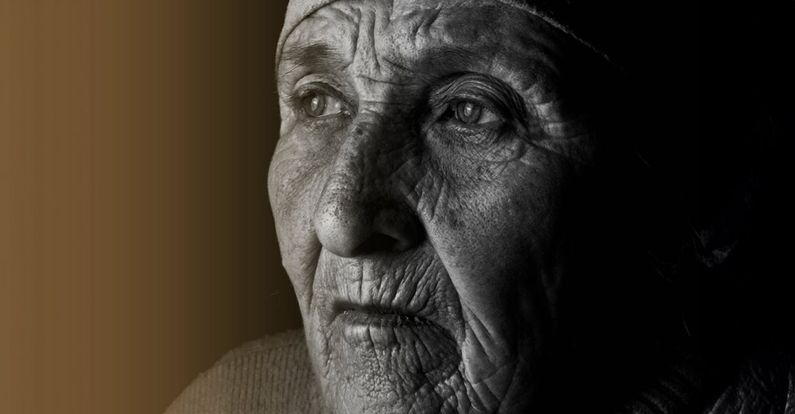 De-Visu-shutterstock-old-mother De-Visu-shutterstock-old-mother