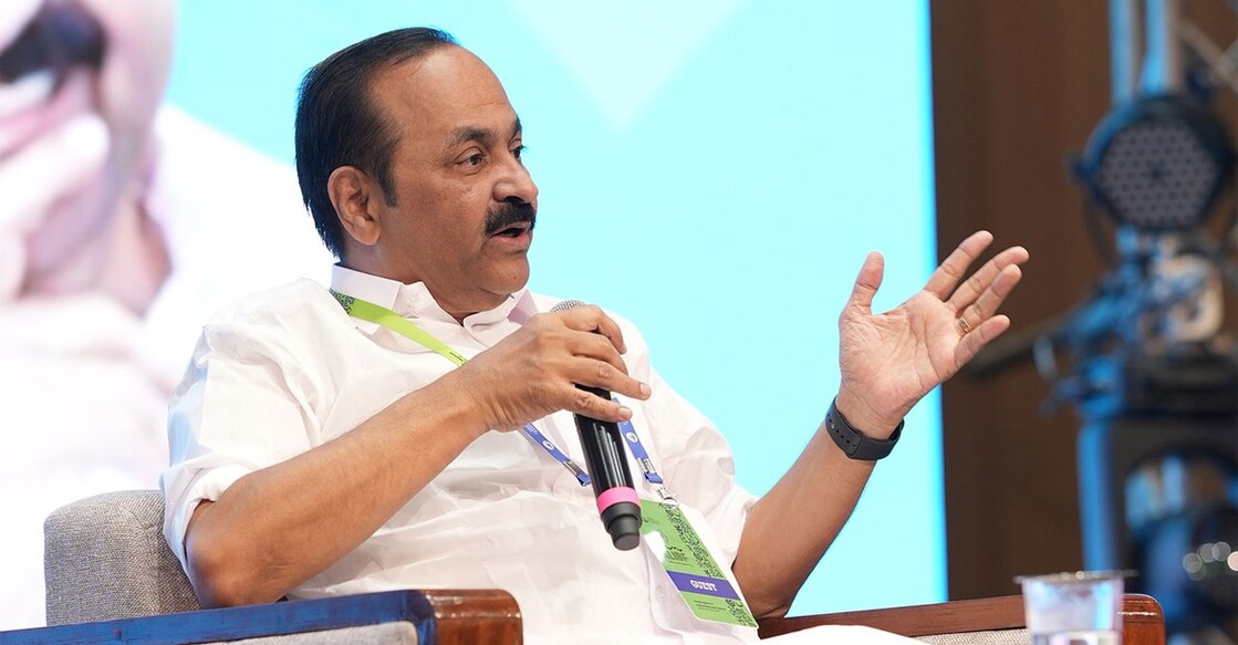 പ്രതിപക്ഷ നേതാവ് വി.ഡി.സതീശൻ നിയമസഭാ പുസ്തകോത്സവത്തിൽ ‘ഒരു ജനാധിപത്യവാദിയുടെ ആകുലതകൾ’ എന്ന വിഷയത്തിൽ പ്രഭാഷണം നടത്തുന്നു.