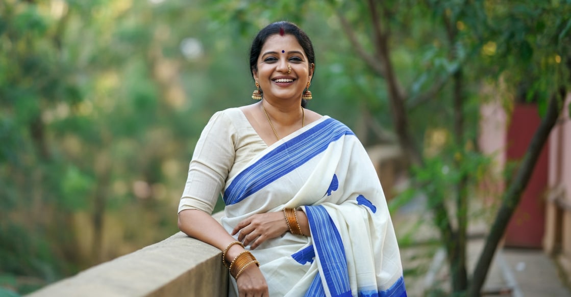 happy-middle-woman-sm-ai-mm-l happy-middle-woman-sm-ai-mm-l