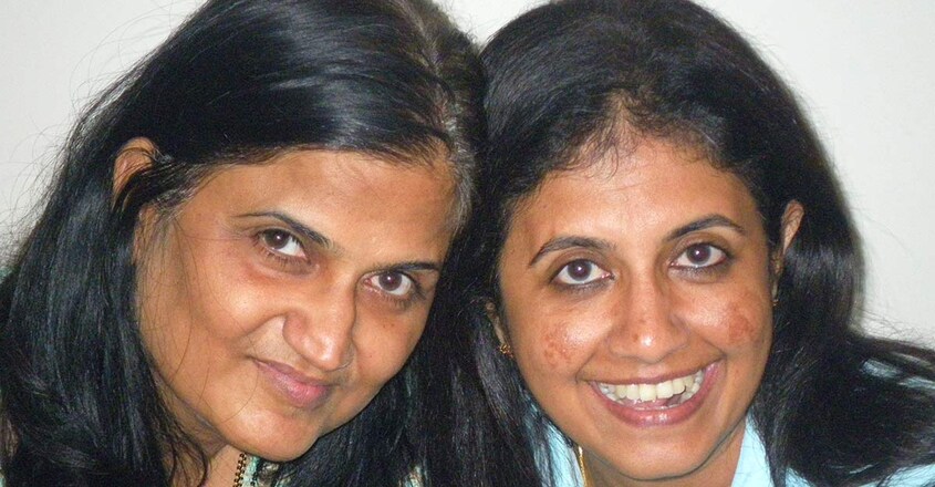 geetha-bakshi-with-sister-smitha-bakshi geetha-bakshi-with-sister-smitha-bakshi