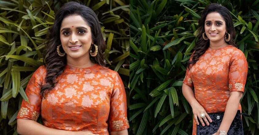 surabhi-lakshmi-22 surabhi-lakshmi-22