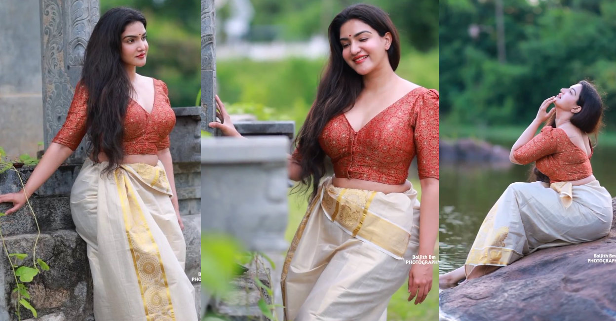 കസവുമുണ്ടിൽ ഗ്ലാമറസ്സായി ഹണി റോസ്