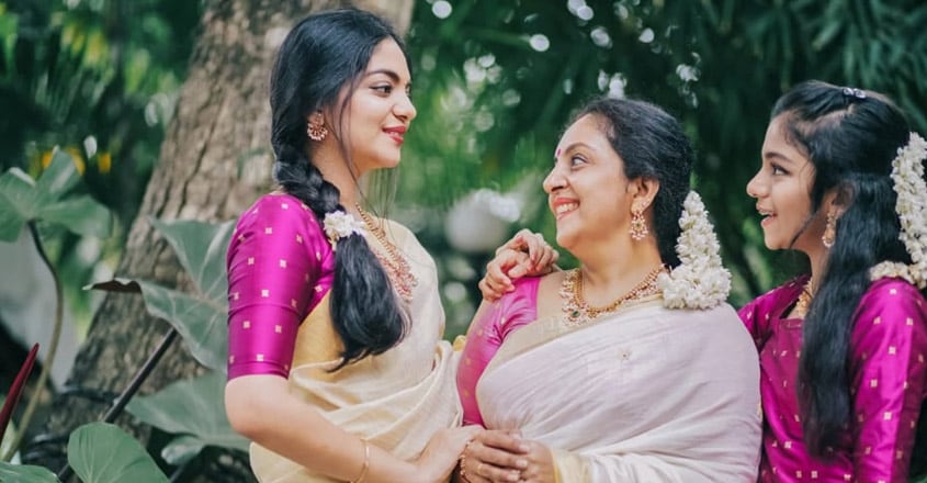 ahana-krishna-family1 ahana-krishna-family1