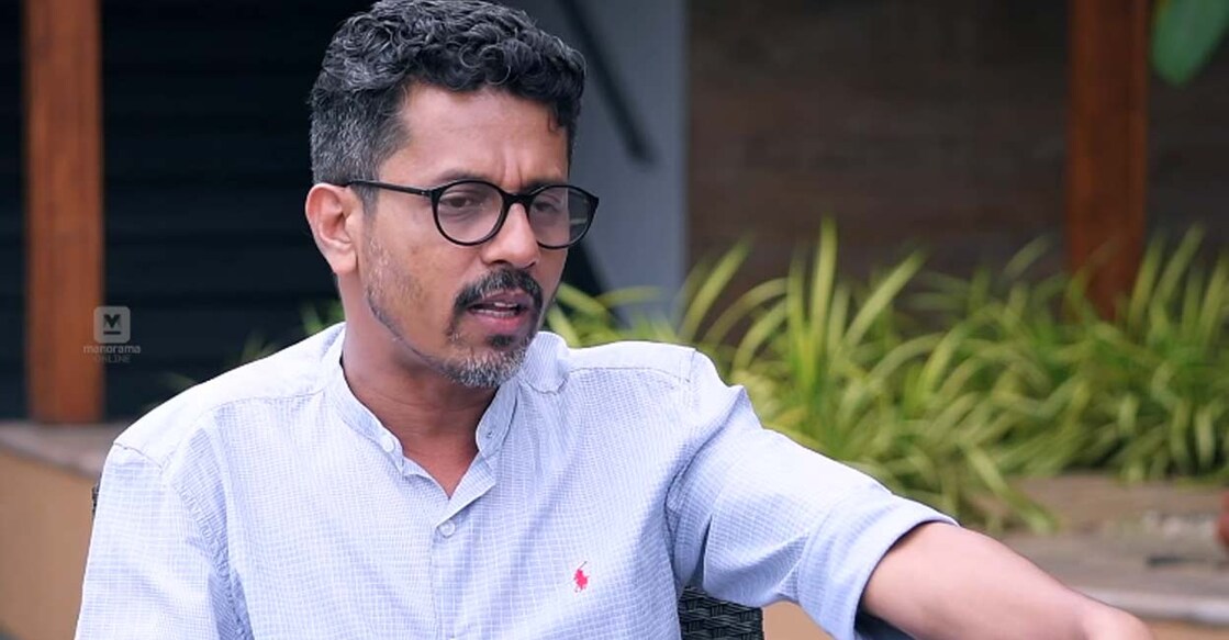 vinoy-thomas വിനോയ് തോമസ്