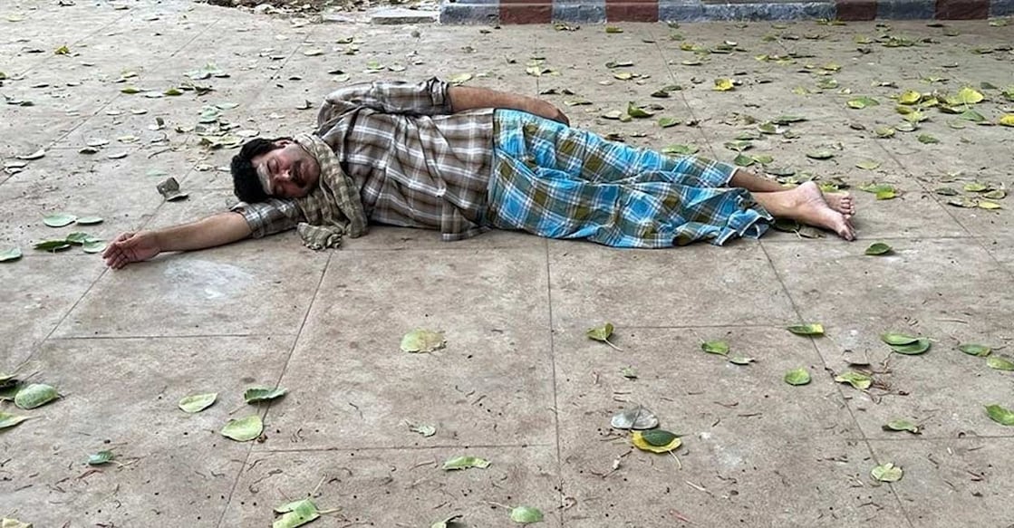 mammootty-sleep നൻപകൽ നേരത്ത് മയക്കം സിനിമയുടെ ലൊക്കേഷനില് മമ്മൂട്ടി