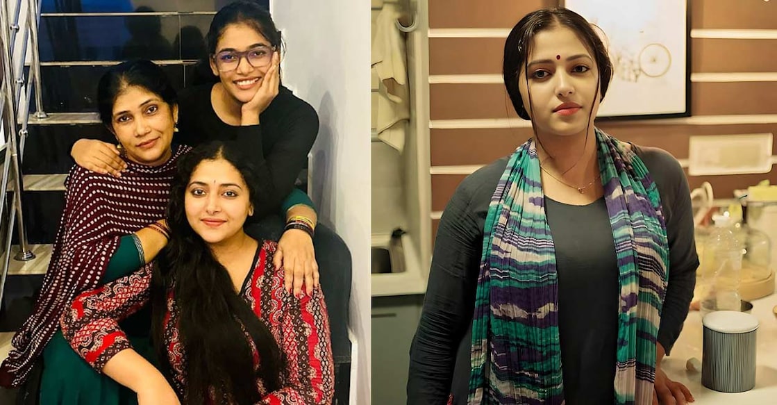 anu-sithara-mother അമ്മയ്ക്കും സഹോദരിക്കുമൊപ്പം അനു സിത്താര
