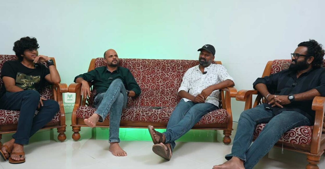 ചമൻ ചാക്കോ, ജൂഡ് ആന്തണി ജോസഫ്, മോഹൻദാസ്, അഖിൽ ജോർജ്
