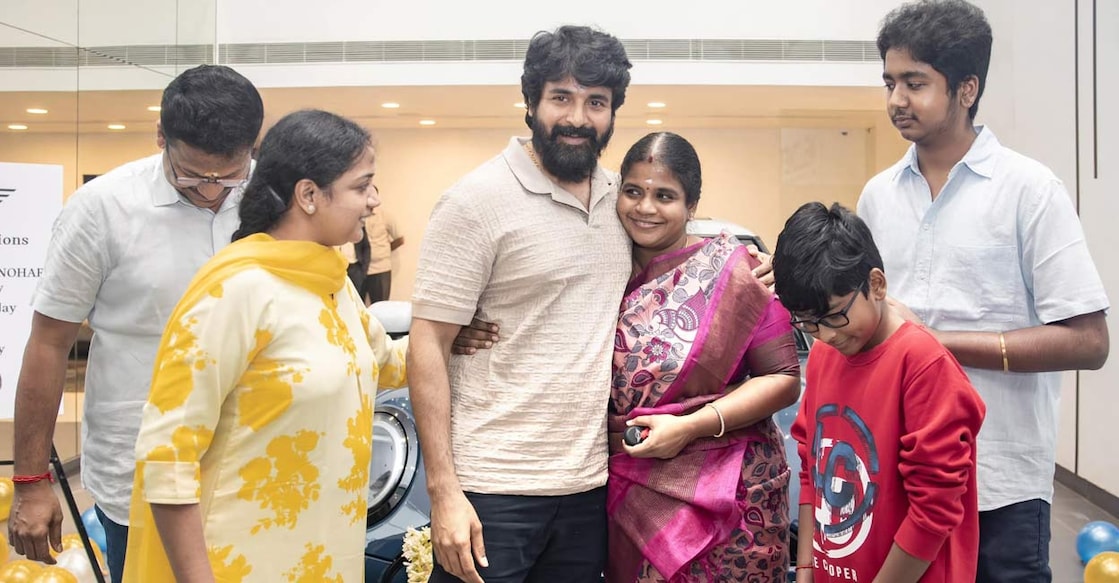 sivakarthikeyan-sister സഹോദരിക്കും കുടുംബത്തിനുമൊപ്പം ശിവകാർത്തികേയനും ഭാര്യ ആർതിയും