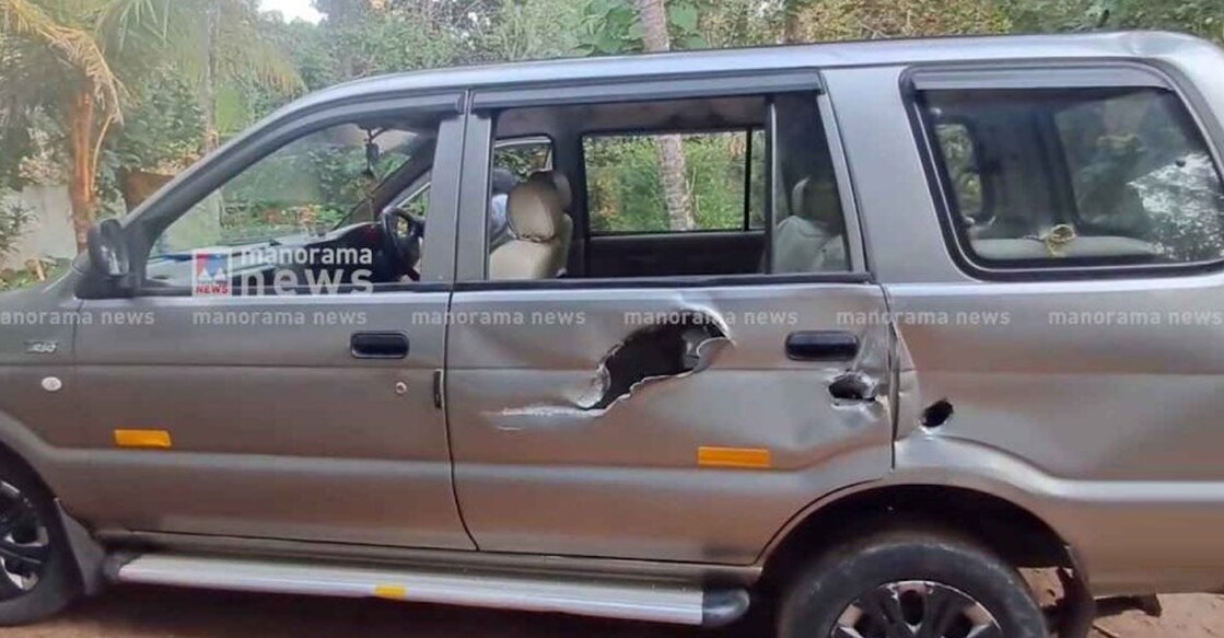 കാട്ടാനയുടെ ആക്രമണത്തിൽപെട്ട ഷൂട്ടിങ് വണ്ടി