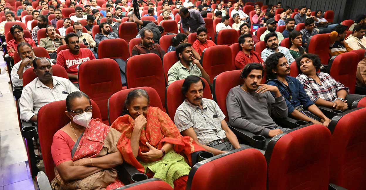 എംടി കാലം നവതിവന്ദനം; ചലച്ചിത്ര മേളയ്ക്കു തിരി തെളിഞ്ഞു MT Film