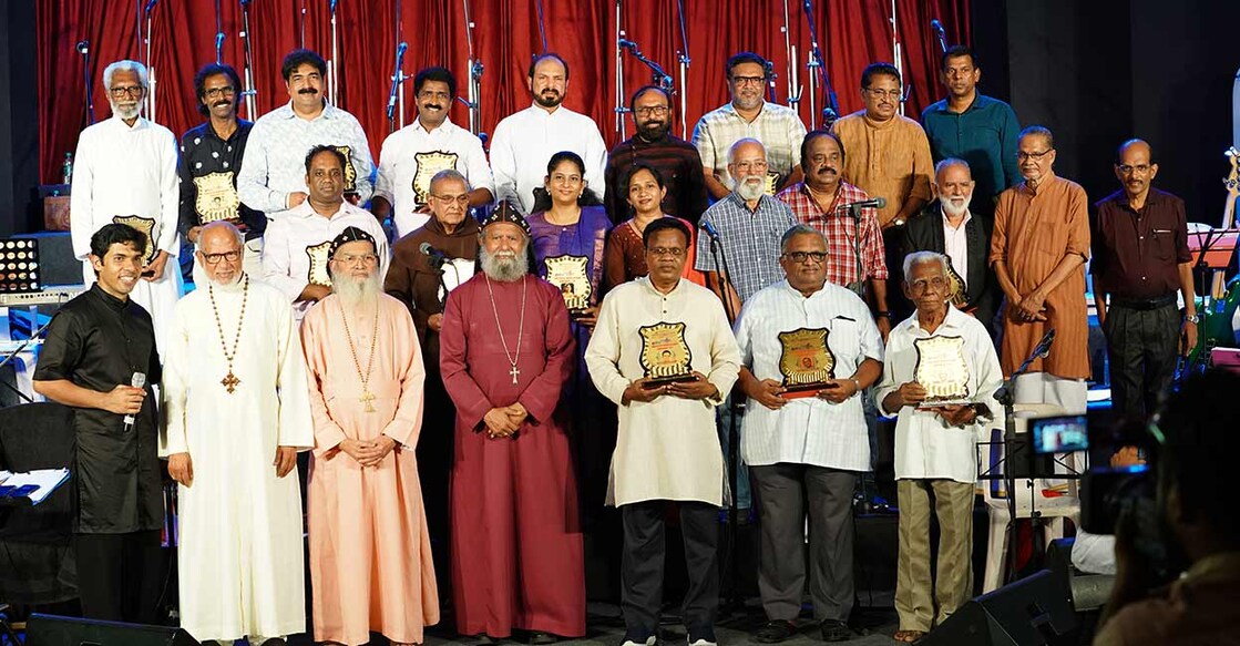 
ആദ്യ നിരയിൽ: ഡോ. സാം കടമ്മനിട്ട, കർദിനാൾ മാർ ജോർജ്ജ് ആലഞ്ചേരി, റവ ഡോ. യാക്കൂബ് മാർ ഐറേനിയസ് മെത്രാപൊലീത്ത, റവ ഡോ. ജോസഫ് മാർ ബർണബാസ് സഫ്രഗൻ മെത്രാപ്പോലീത്ത, വിൽസൻ ചേന്ദനാട്ടിൽ, ചാൾസ് ജോൺ, പി.ഡി.ജോൺ.

രണ്ടാം നിരയിൽ: സാൻകി പീറ്റർ, ഫാ ജസ്റ്റിൻ പനക്കൽ, എലിസബത്ത് രാജു, മിഥില മൈക്കിൾ, ജയൻ പള്ളുരുത്തി, ജർസൻ ആന്റണി, ജെറി അമൽദേവ്, പ്രിമൂസ് പെരിഞ്ചേരി, ബേർണി.പി.ജെ.

മൂന്നാം നിരയിൽ: ഫാ.ജേക്കബ്ബ് തെക്കേപ്പറമ്പിൽ, ഗാഗുൽ ജോസഫ്, പീറ്റർ ചേരാനെല്ലൂർ, ബേബി ജോൺ കലയന്താനി, ഫാ ഷാജി തുമ്പേച്ചിറയിൽ, സെനു തോമസ്, അജിത് അബ്രഹാം ജോർജ്ജ്, നൈനാൻ കെ പുന്നവേലി, സാമുവൽ വിൽസൺ.