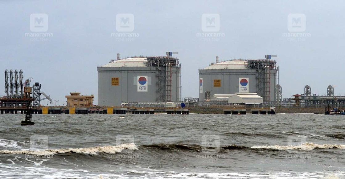 LNG TERMINAL KOCHI കൊച്ചി പുതുവൈപ്പിനിലെ എൽഎൻജി ടെർമിനൽ. ചിത്രം: ഇ.വി.ശ്രീകുമാർ ∙ മനോരമ