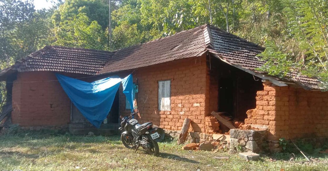 പത്തനംതിട്ട മുണ്ടൻപാറ കിടങ്ങിൽ ഷിജുവിന്റെ ഗുരുനാഥൻമണ്ണിലെ വീട്.