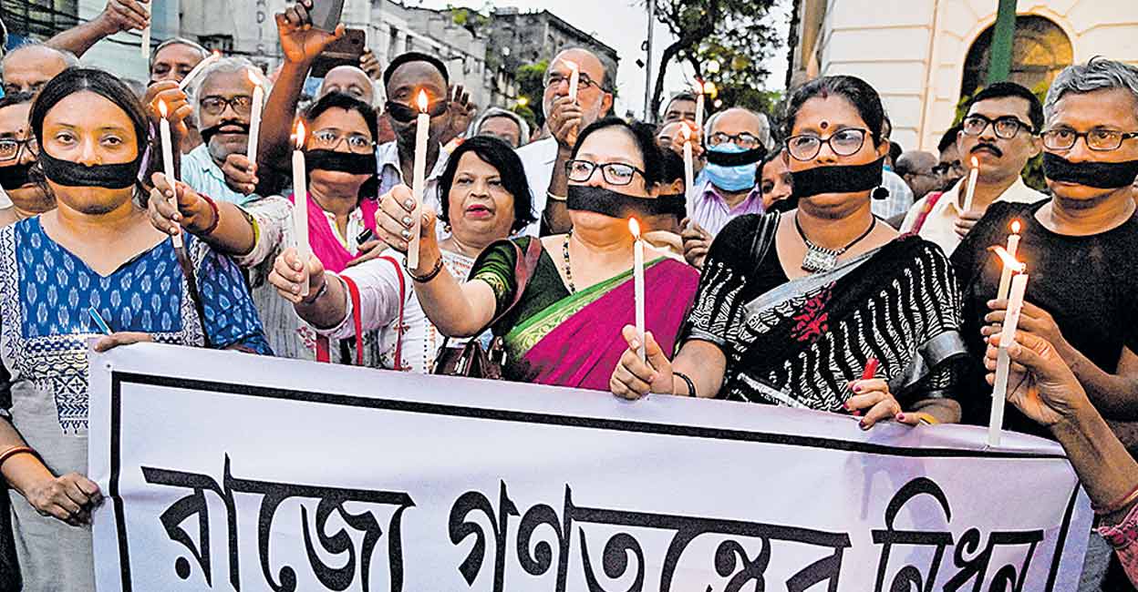 ബംഗാളിൽ മുന്നേറ്റം തുടർന്ന് തൃണമൂൽ; വോട്ടെണ്ണൽ അക്രമണങ്ങളിൽ 4 മരണം ...