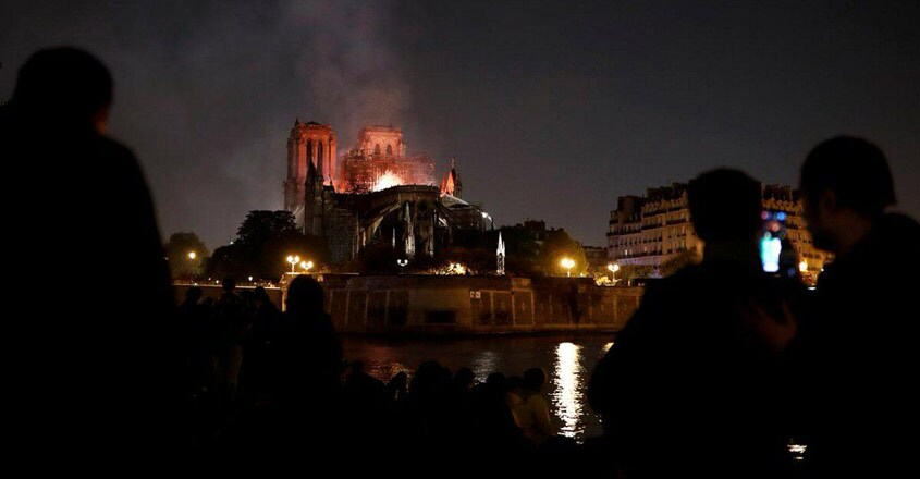 notre-dame-fire-2 notre-dame-fire-2