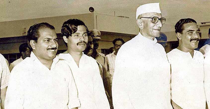 km-mani-with-Morarji-Desai km-mani-with-Morarji-Desai