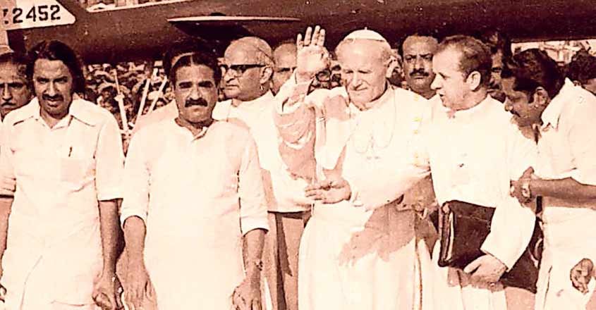 km-mani-with-pope km-mani-with-pope