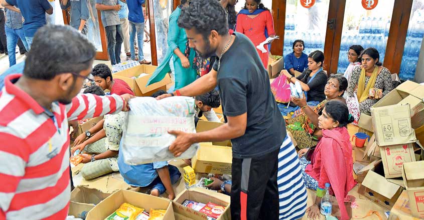 flood-relief-thiruvananthapuram1 flood-relief-thiruvananthapuram1