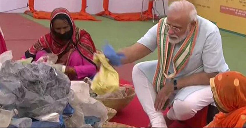 modi-with-labourers modi-with-labourers